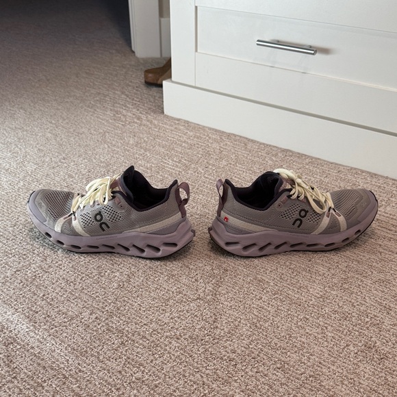 On Running Women's Athletic Shoes in Gray and Purple, trail shoes, cloud surfer - Picture 1 of 4